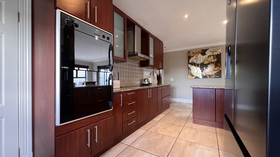 To Let 6 Bedroom Property for Rent in West Beach Western Cape